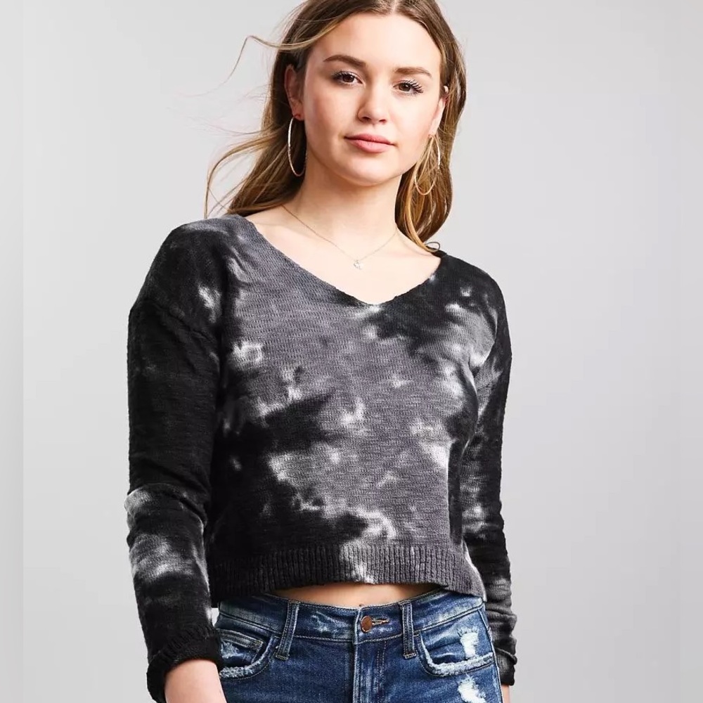 Clover lightweight cropped sweater